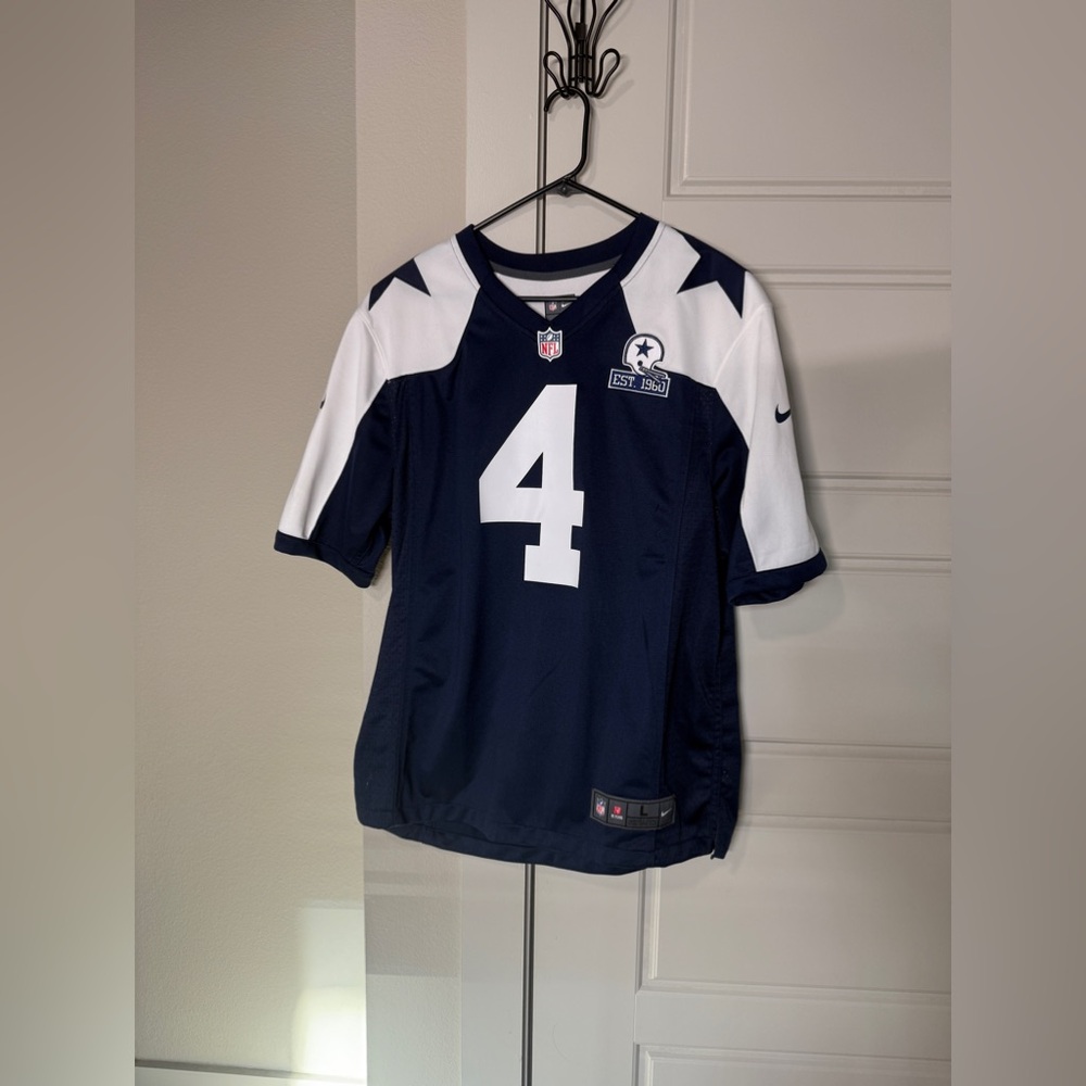 Gently worn, authentic Dak Prescott Dallas Cowboys jersey!